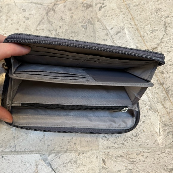 Lug Handspring long wallet - Picture 6 of 6